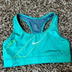 Womens sport bra Size s green nike